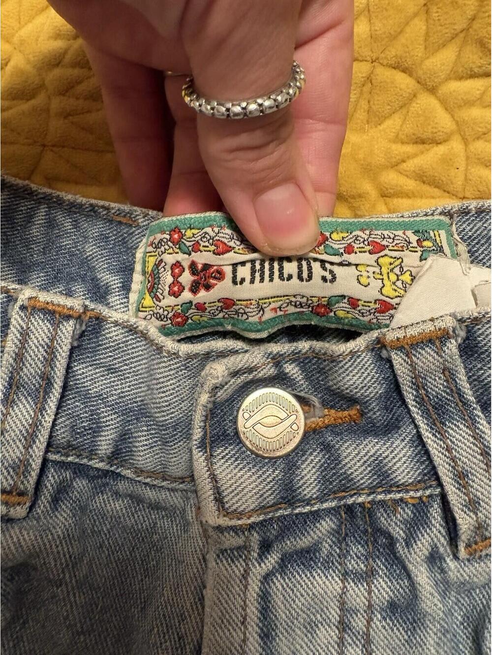 Chico’s RARE Vintage 90s Women's Blue Denim Shorts Paisley Jorts Size 2 - Picture 3 of 9